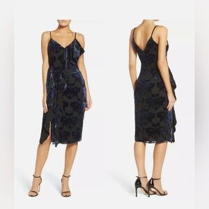 NWT - Adelyn Rae - Floral burnout velvet ruffle V-neck midi dress. Small.